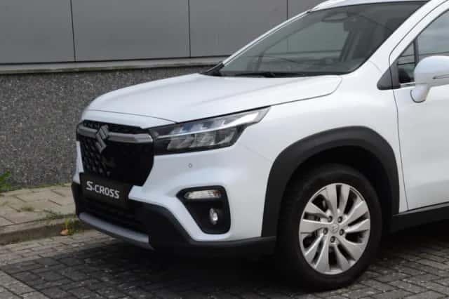 Suzuki S-Cross (2025) thumbnail 3