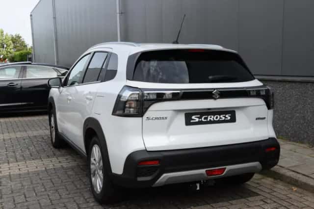 Suzuki S-Cross (2025) thumbnail 6