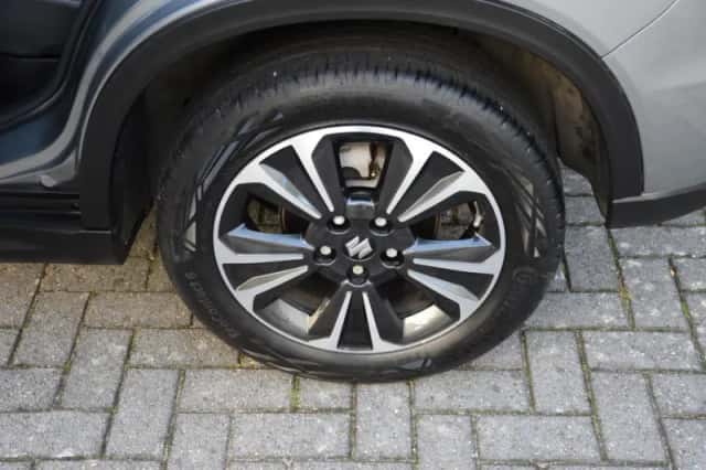 Suzuki Vitara (2023) thumbnail 3