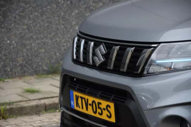 Suzuki Vitara (2023) thumbnail 4