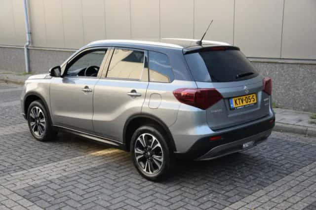 Suzuki Vitara (2023) thumbnail 5