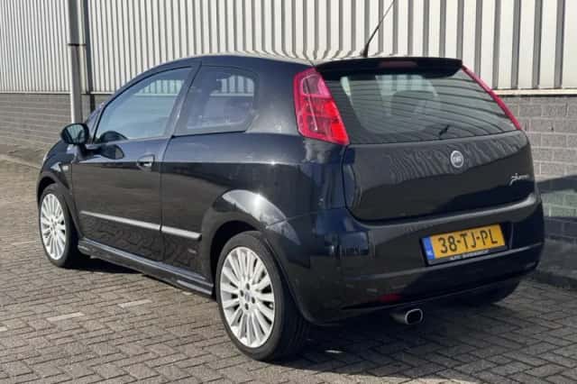 Fiat Grande Punto (2006) thumbnail 3