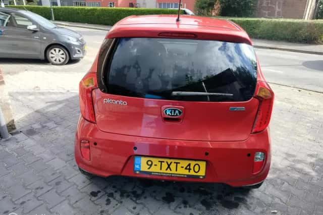 Kia Picanto (2014) thumbnail 3