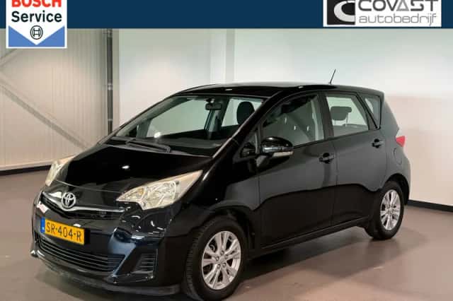 Toyota Verso-S (2011) thumbnail 1