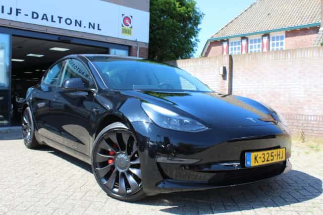 Tesla Model 3 (2020) thumbnail 1