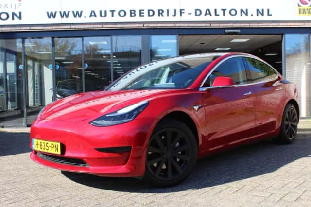 Tesla Model 3 (2020) thumbnail 3