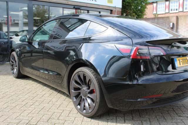 Tesla Model 3 (2023) thumbnail 4
