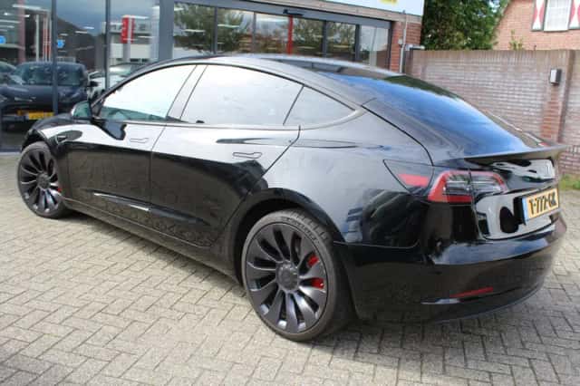 Tesla Model 3 (2023) thumbnail 6