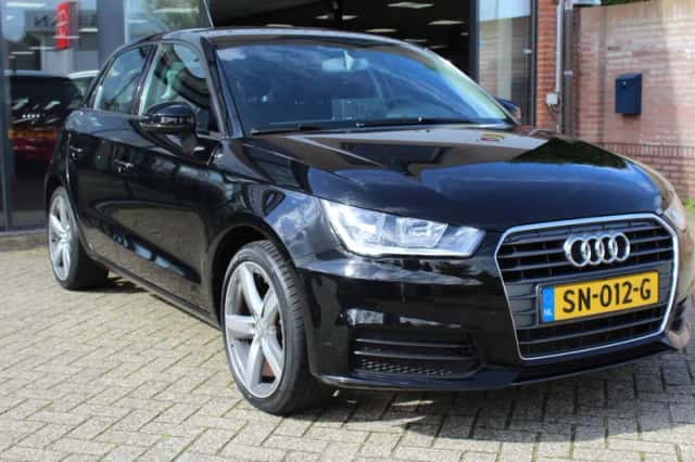 Audi A1 (2017) thumbnail 3
