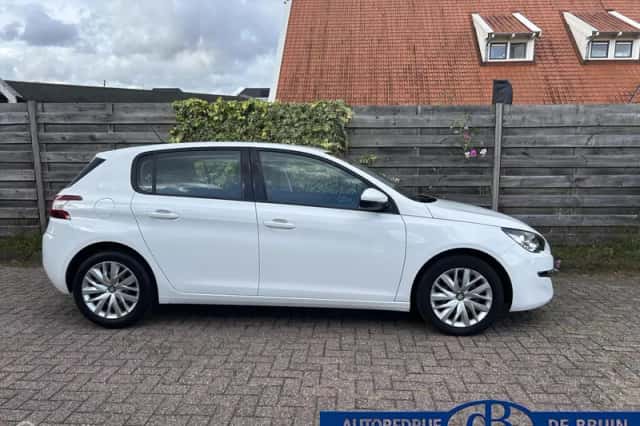 Peugeot 308 (2017) thumbnail 3