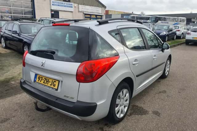 Peugeot 207 (2008) thumbnail 3
