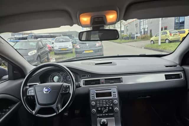 Volvo V70 (2011) thumbnail 6
