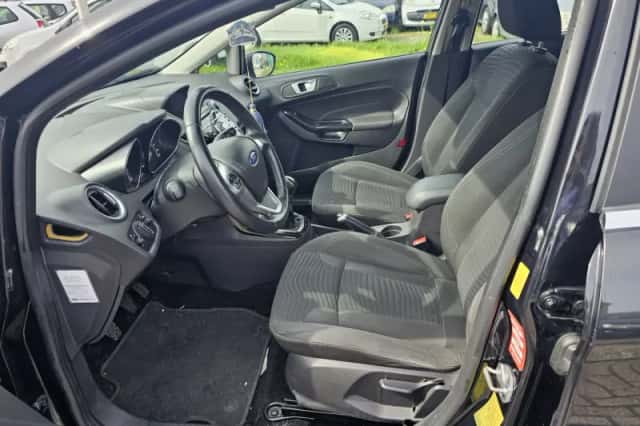 Ford Fiesta (2014) thumbnail 5