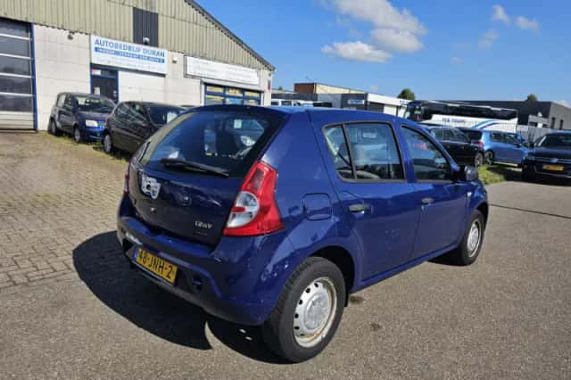 Dacia Sandero (2009) thumbnail 3