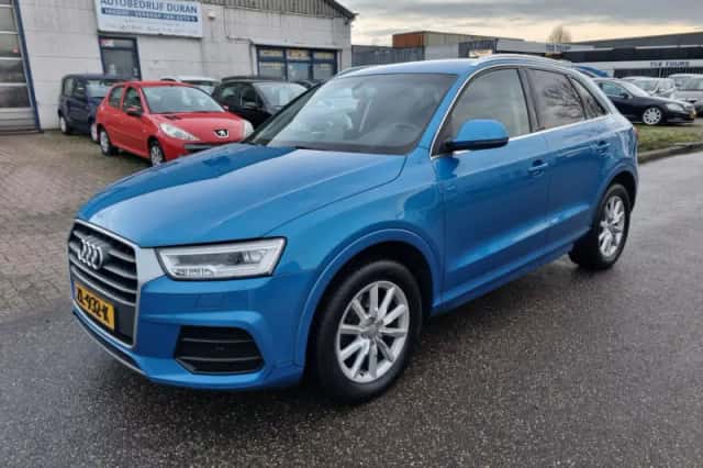Audi Q3 (2015) thumbnail 2