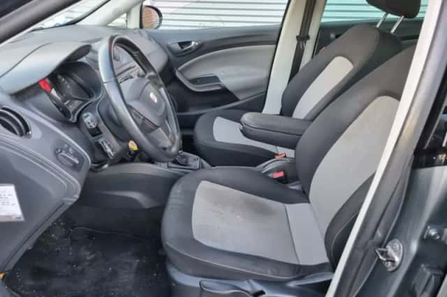 SEAT Ibiza (2012) thumbnail 5