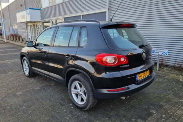 Volkswagen Tiguan (2008) thumbnail 4