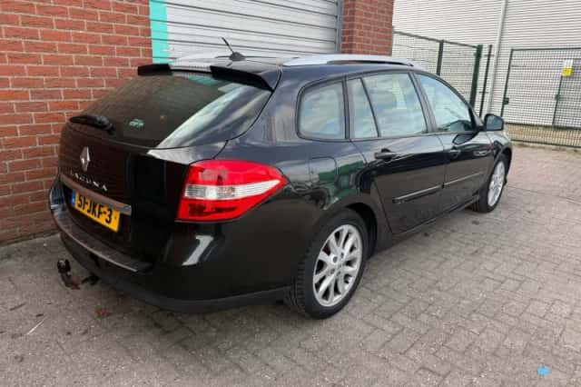Renault Laguna (2009) thumbnail 3