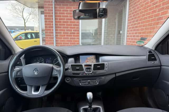 Renault Laguna (2009) thumbnail 6