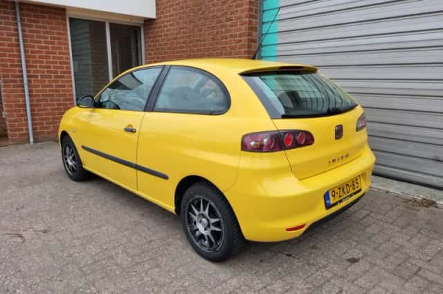 SEAT Ibiza (2008) thumbnail 3