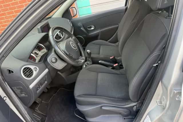 Renault Clio (2009) thumbnail 5