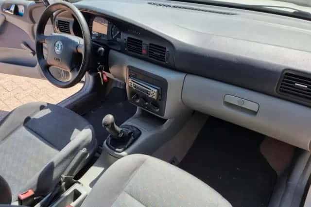 Škoda Octavia (2003) thumbnail 6