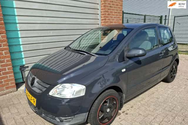 Volkswagen Fox (2009) thumbnail 1