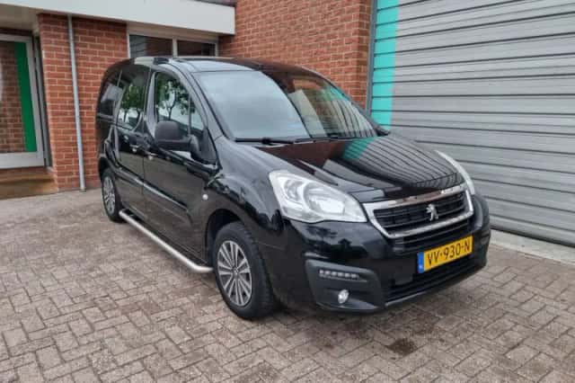 Peugeot Partner (2016) thumbnail 2