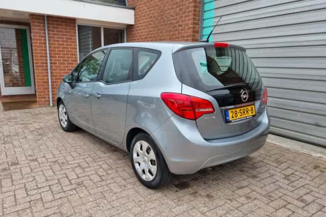 Opel Meriva (2011) thumbnail 3