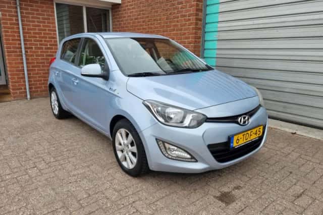 Hyundai i20 (2014) thumbnail 2