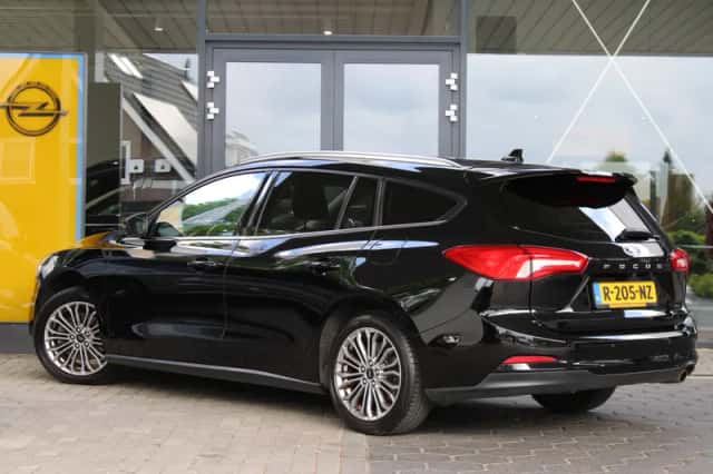 Ford Focus (2019) thumbnail 3