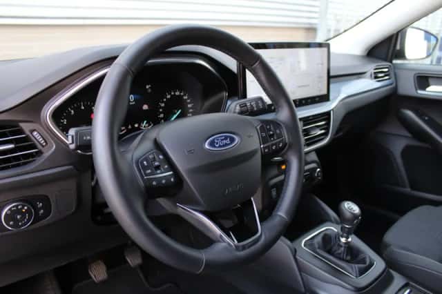 Ford Focus (2024) thumbnail 4