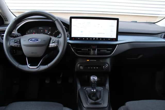 Ford Focus (2024) thumbnail 5