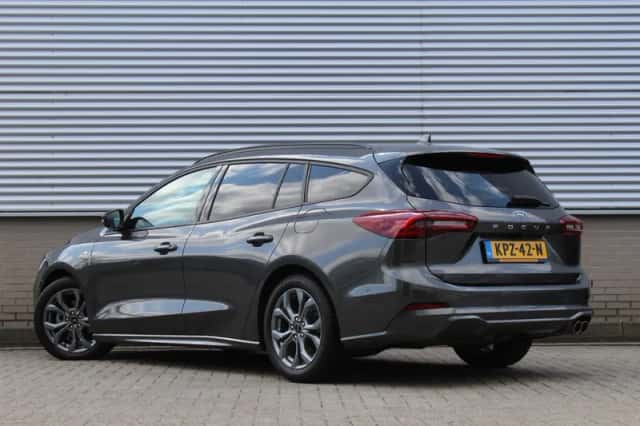 Ford Focus (2024) thumbnail 3