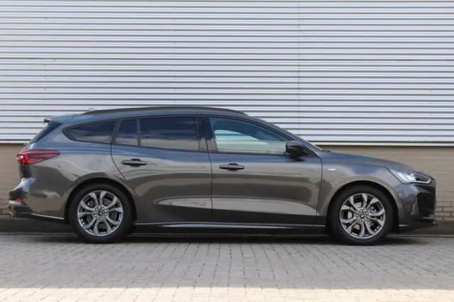 Ford Focus (2024) thumbnail 2