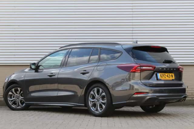 Ford Focus (2024) thumbnail 3
