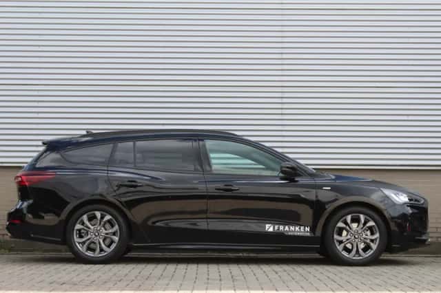 Ford Focus (2024) thumbnail 2