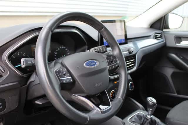 Ford Focus (2020) thumbnail 4