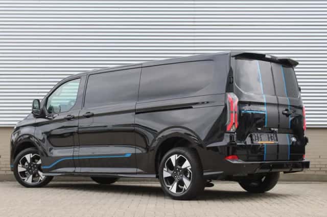 Ford E-Transit Custom (2026) thumbnail 3