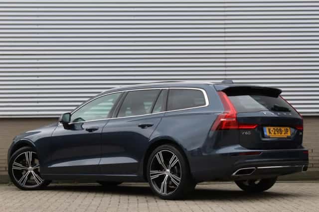 Volvo V60 (2021) thumbnail 3
