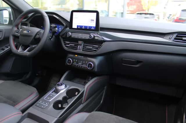 Ford Kuga (2024) thumbnail 5