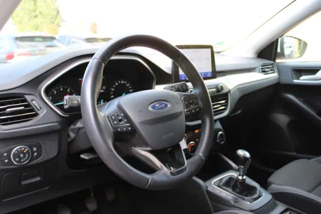 Ford Focus (2018) thumbnail 4