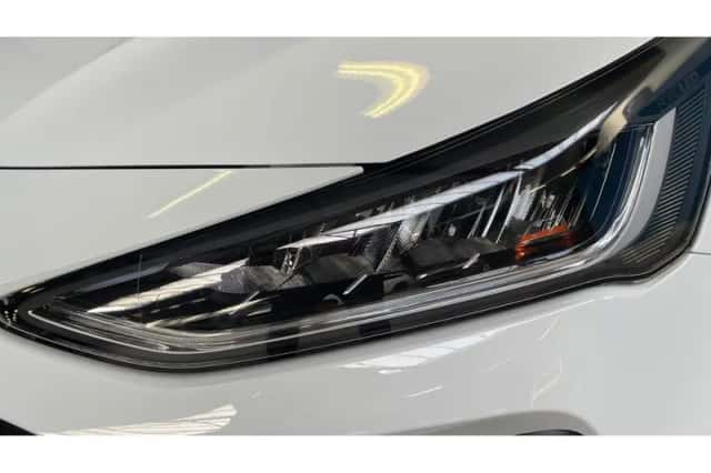 Ford Focus (2024) thumbnail 3