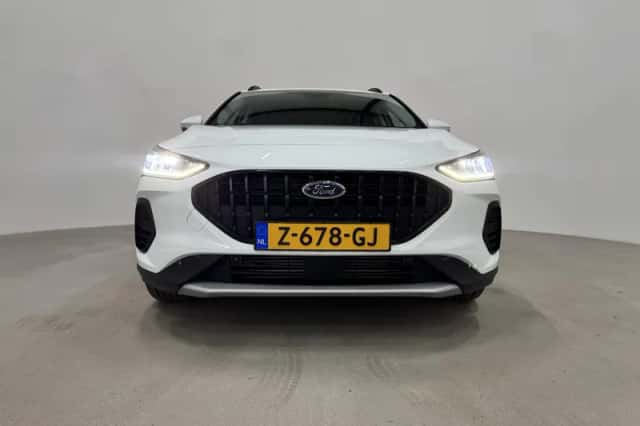 Ford Focus (2024) thumbnail 6