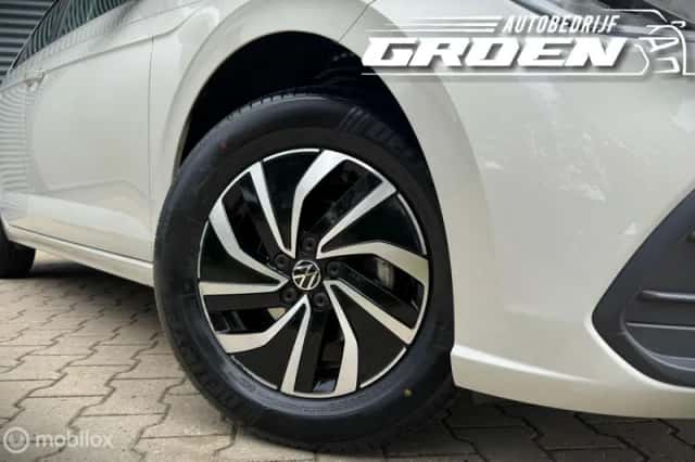 Volkswagen Polo (2023) thumbnail 5