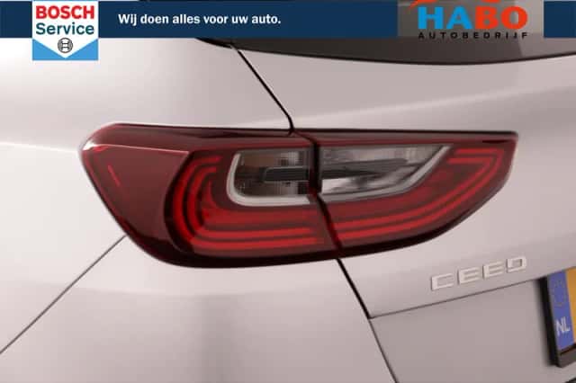 Kia Ceed (2023) thumbnail 6