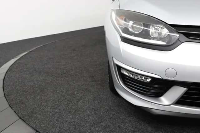 Renault Mégane (2015) thumbnail 4