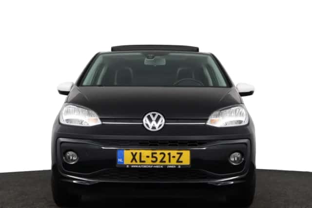 Volkswagen Up! (2019) thumbnail 3