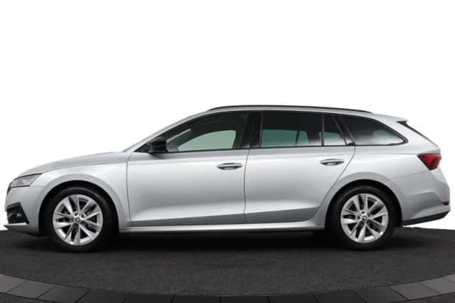 Škoda Octavia (2023) thumbnail 6