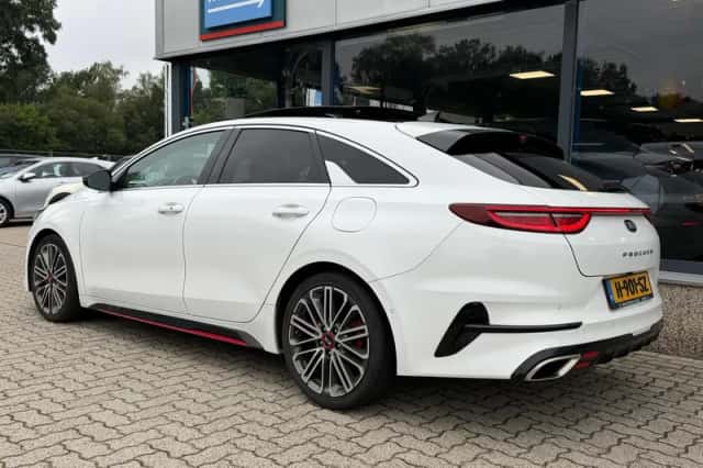 Kia Proceed (2019) thumbnail 2